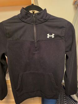 Youth M Under Armour fleece 1/4 zip