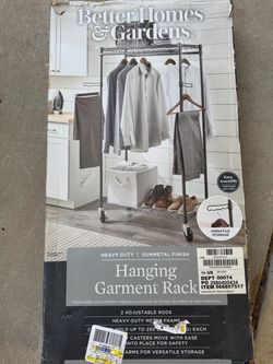 Hanging garment rack