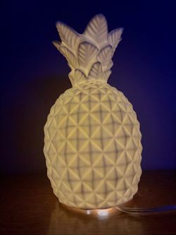 Pineapple Shape Accent Table Lamp