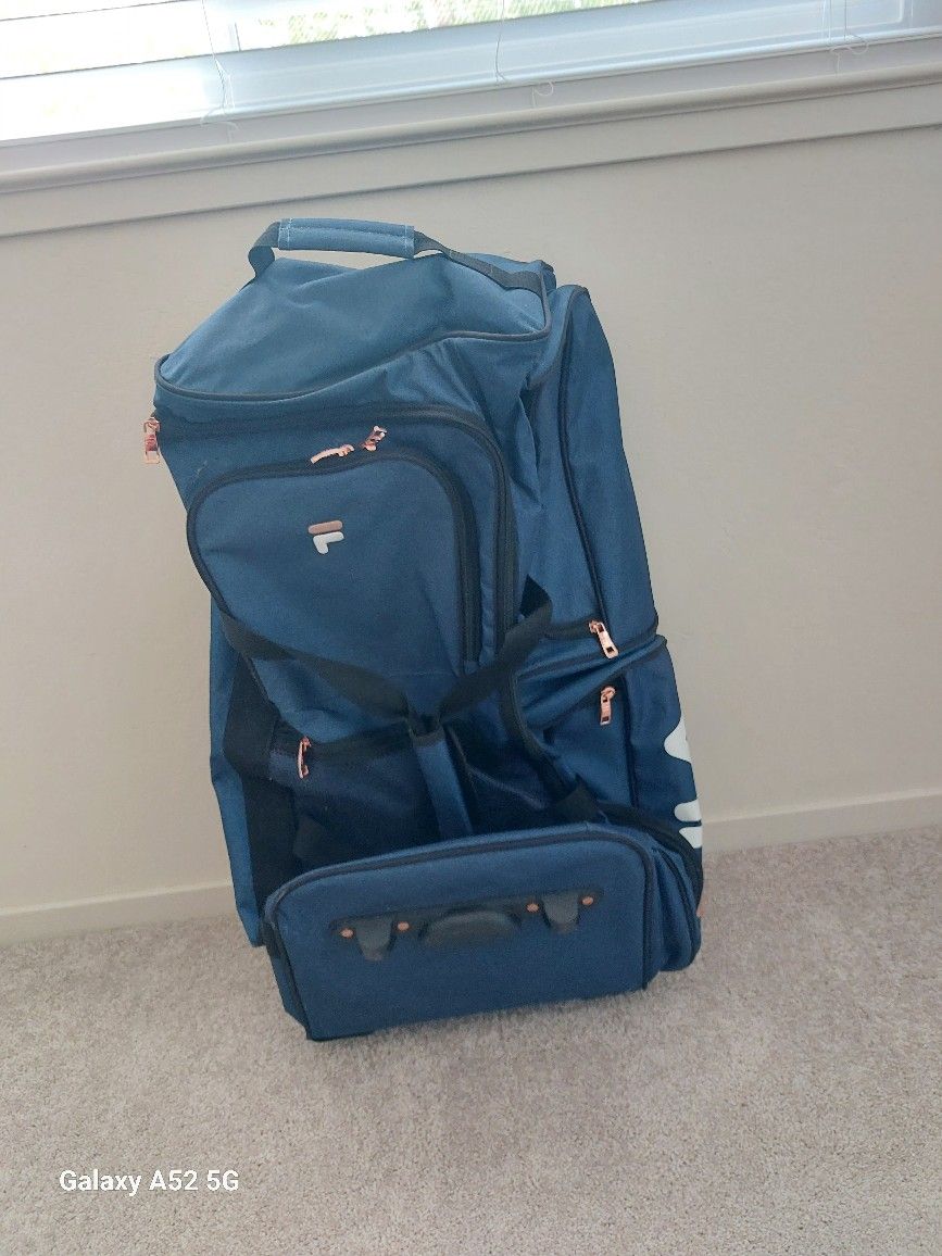 Duffel Multi-Pocket Travel Bag with Wheels