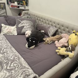 Full day bed