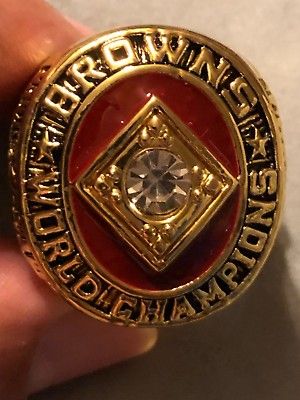 Cleveland Browns Jim Brown 1964 Super Bowl championship ring.