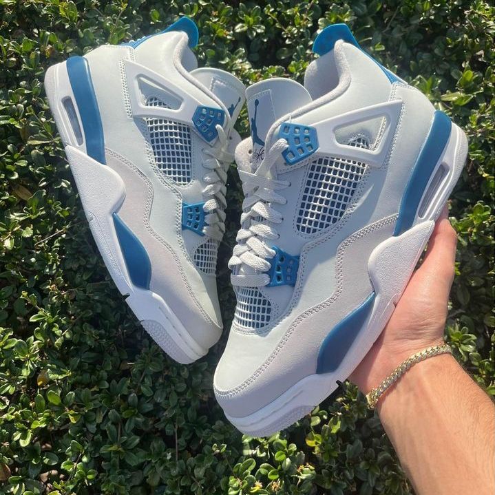 Air Jordan 4 Military Blue 