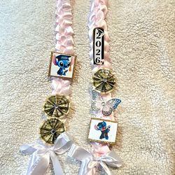 LEÍS GRADUACIÓN STITCH