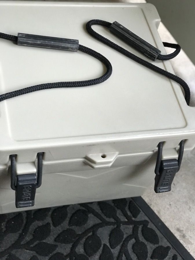 25 quart brute cooler