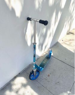 Razor A5 Lux Kick Scooter 🛵