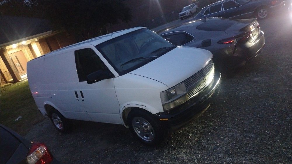 2004 Chevrolet Astro Cargo Van