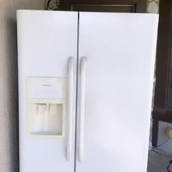 Frigidaire Refrigerator 