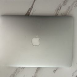 MacBook Air 2015 Laptop 