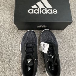 New in box Adidas Men’s Running/Walking Shoe- Size 8