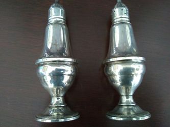 Sterling silve salt and pepper set