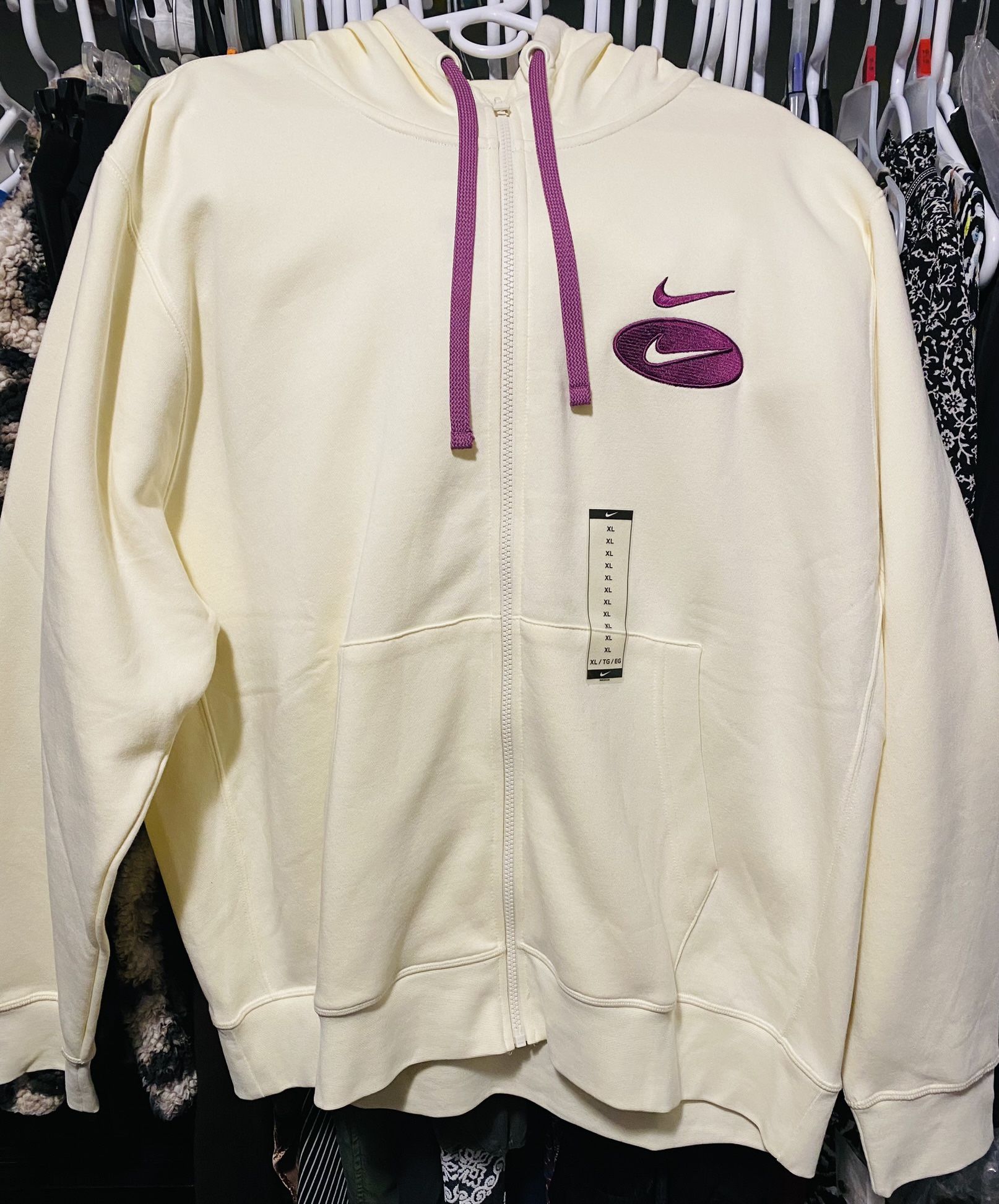 NIKE Men’s Size XL Zip Up Hooded Jacket New With Tags