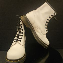 Dr Martens Combat Boots 1(contact info removed)1 White 8 Eyelet Lace Up women’s