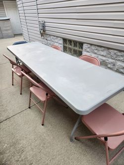 8' Banquet Table & Six Chairs