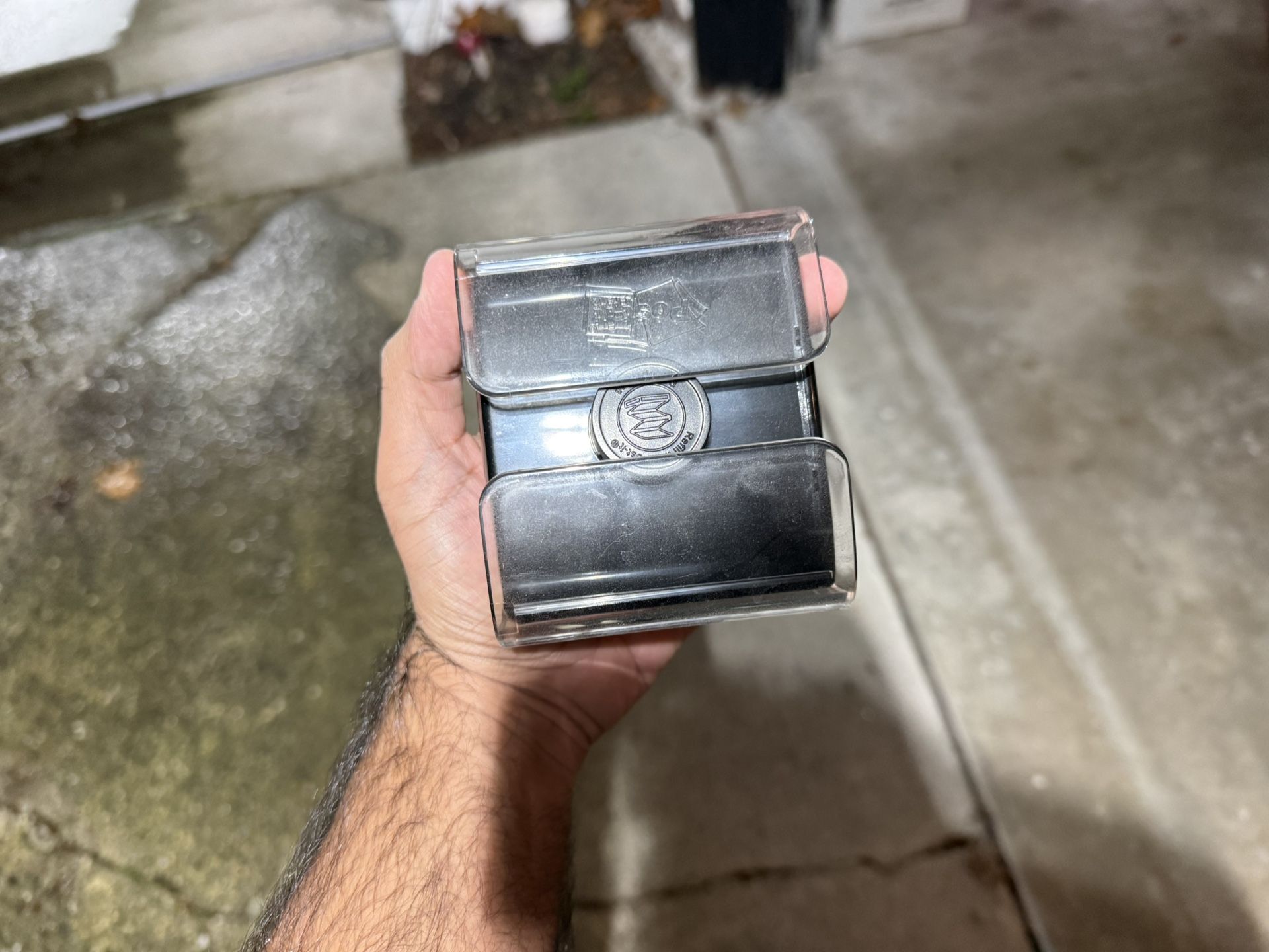 Pop-up note dispenser 