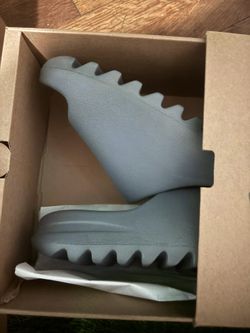 brand new yeezy slide