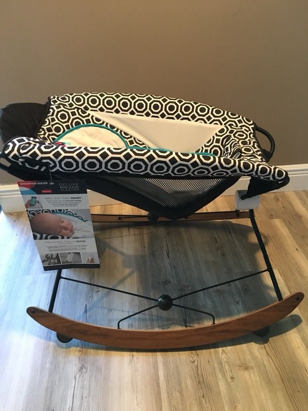 Jonathan Adler® Crafted by Fisher-Price® Deluxe Smart Connect™ Rock 'n Play Sleeper
