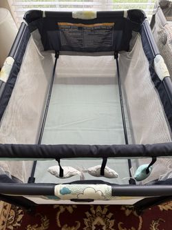 Graco Pack n Play On the Go Playard with brand new mini crib mattress used just once
