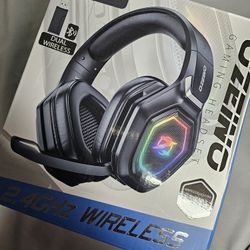 2.4GHz Wireless Gaming Headset with Microphone, 2.4G USB & Type C Transmitter - 30h Battery Life - RGB Lighting Gaming Headphones for PS5, PS4, PC, Ph