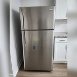 Stainless Steel Top Freezer Refrigerator - Like New - Oklahoma City, OK