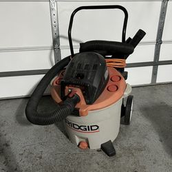 Ridgid 16-gallon wet/dry shop vacuum cleaner