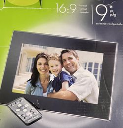 INSIGNIA Digital Photo Frame 9 Inch