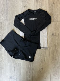 🌊 ROXY SWIM SUIT SET SIZE LARGE