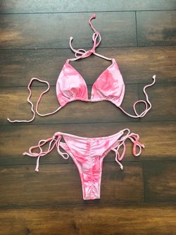 Women’s Pink Tie-Dye Two Piece Bikini Set Spaghetti Strap Backless Tie Matching Side Tie Cheeky Bottoms With Ruching Details Size Small Swimsuit
