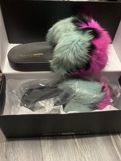 Fashion nova furry slides