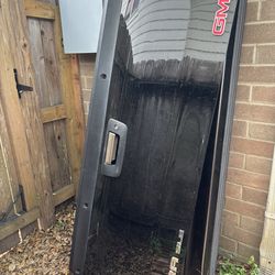 GMC sierra SLE tailgate