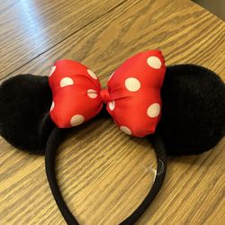 Disney Minnie Mouse ears with red bow - tag removed