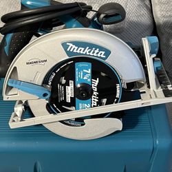Makita Circular Saw 7 1/4” Sierra Para Cortar Madera Nuevo $120 
