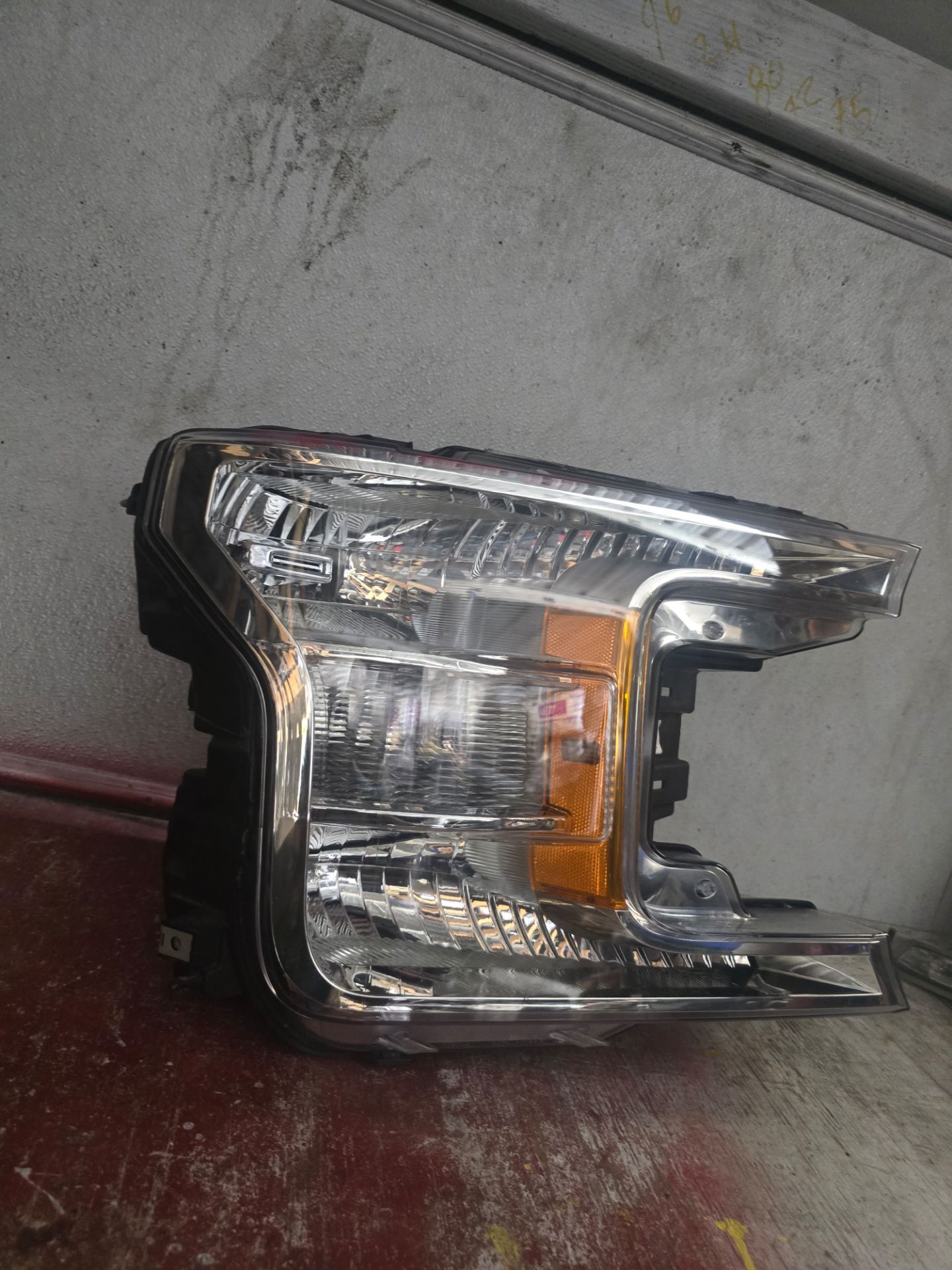 2018 2020 ford f150 right halogen oem headlight