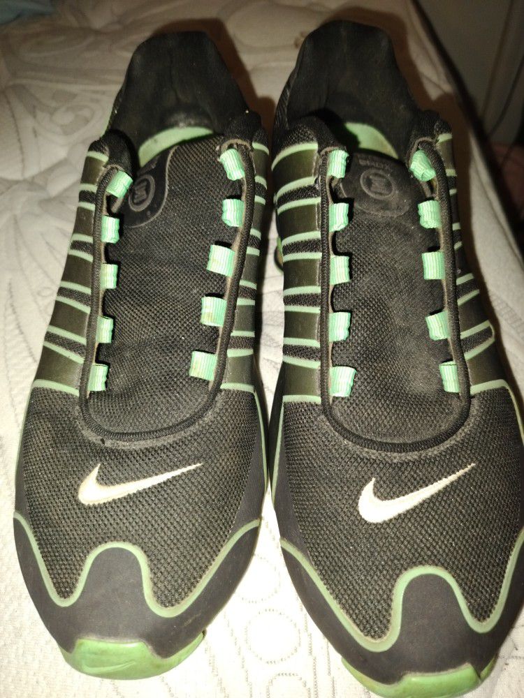 Glow Green Nike Shox