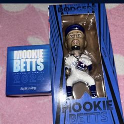 Mookie Bobble head and ring