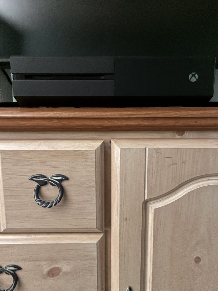 Xbox One Console with Controller & 5 Games
