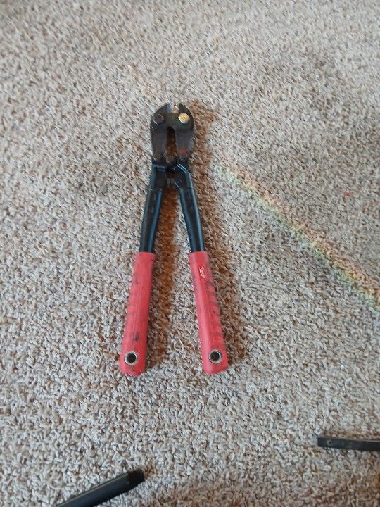 Milwaukee 14 Inch Bolt Cutters