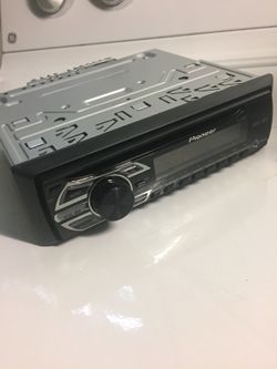 Pioneer Car cd receiver with six and USB port