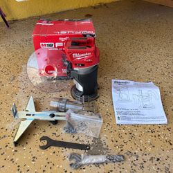 Milwaukee M18 FUEL 18V Lithium-Ion Brushless Cordless Compact Router (Tool-Only)