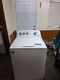 WHIRPOOL WASHER EXCELENT CONDITION LARGE CAPACITY HEAVY DUTY DELIVERY AVAILABLE FOR EXTRA FEE