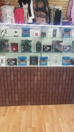 Gaming headsets, Retro Nintendo, Headphones, Ps4 controllers, Car mounts