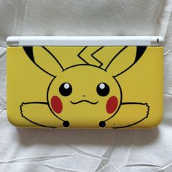 Nintendo 3DS XL Pikachu Edition