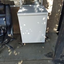 Deep Freeze Mini Fridge