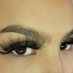 High volume 25 mm long real mink lash
Ultra soft and fluffy for fabulous  3D effect 
