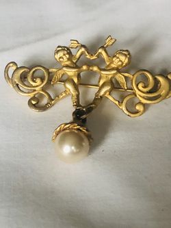 Vintage stamped JS Brooch pin two Gold tone Angels