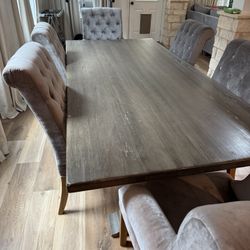 Bassett Harvest Rectangle Dining Table – 90” x 42” – Excellent Condition!