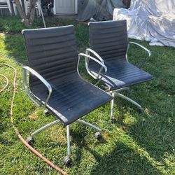 Set of 2 Modern Black Office Chairs on Wheels