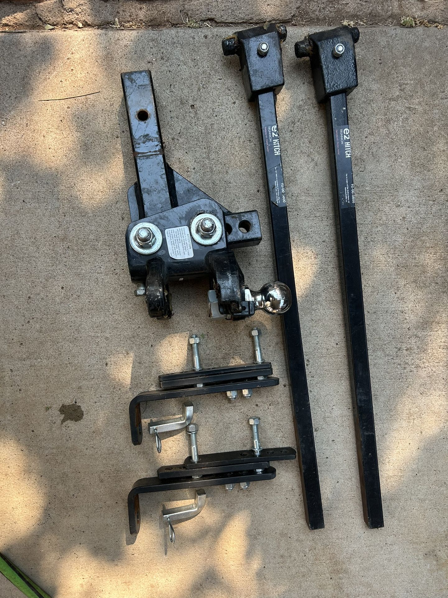 Used 8K E2 Trunnion Weight Distribution Hitch
