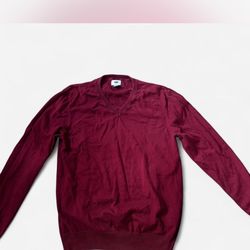 Old Navy burgundy sweater Size M #burgundy #knitwear