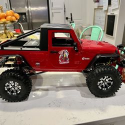 Axial Crawler 